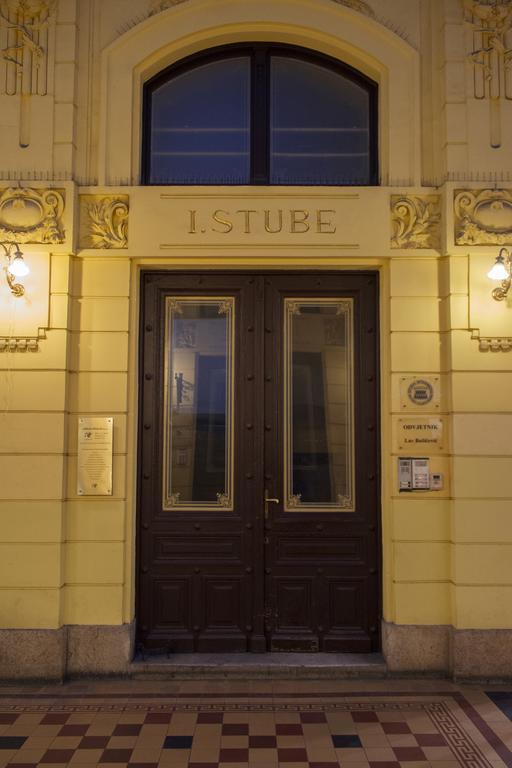 Octagon Main Square Apartment Zagreb Extérieur photo